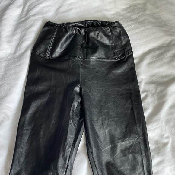 SOLD | 🏷️ Aritzia Wilfred Daria High Waisted Leggings - Picture 6 of 8